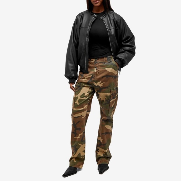 GOOD AMERICAN $159 Uniform Camo Cargo Pants *Relaxed fit* - Picture 5 of 5
